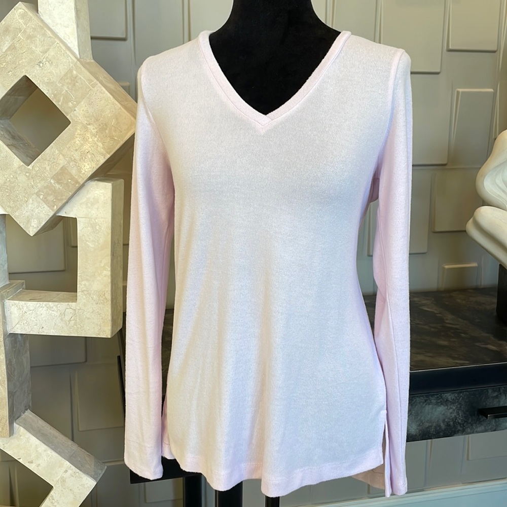 Matty M sweater top pink V neck long sleeve  Size Medium